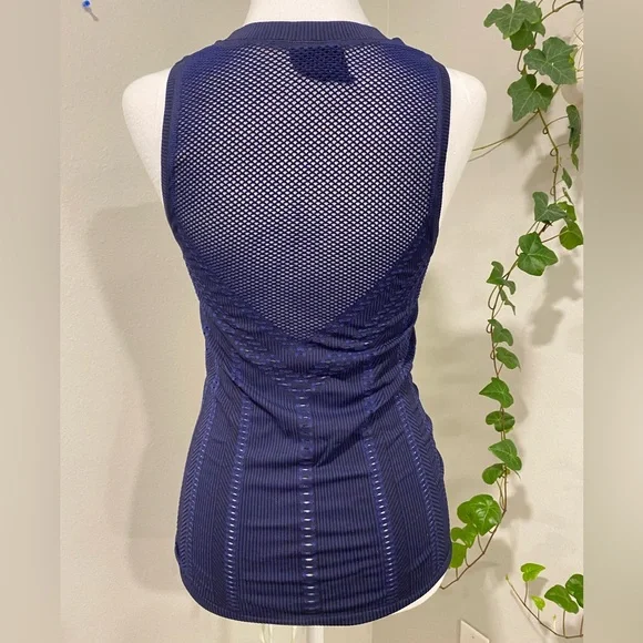Athleta Women's Vented Sleeveless Tank Top Shirt Size XS - Picture 3 of 5